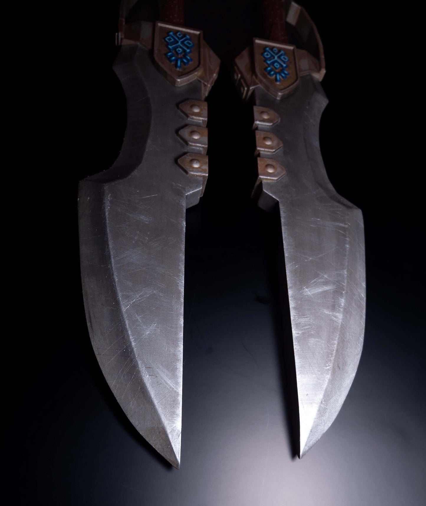Monster Hunt Dual Blades – 3D Printed & Hand-Painted | Cosplay Prop - Wield the Power of the Hunt with These Monster Hunt Dual Blades – Printed & Painted! Step into the shoes of a seasoned hunter with these stunning dual blades.