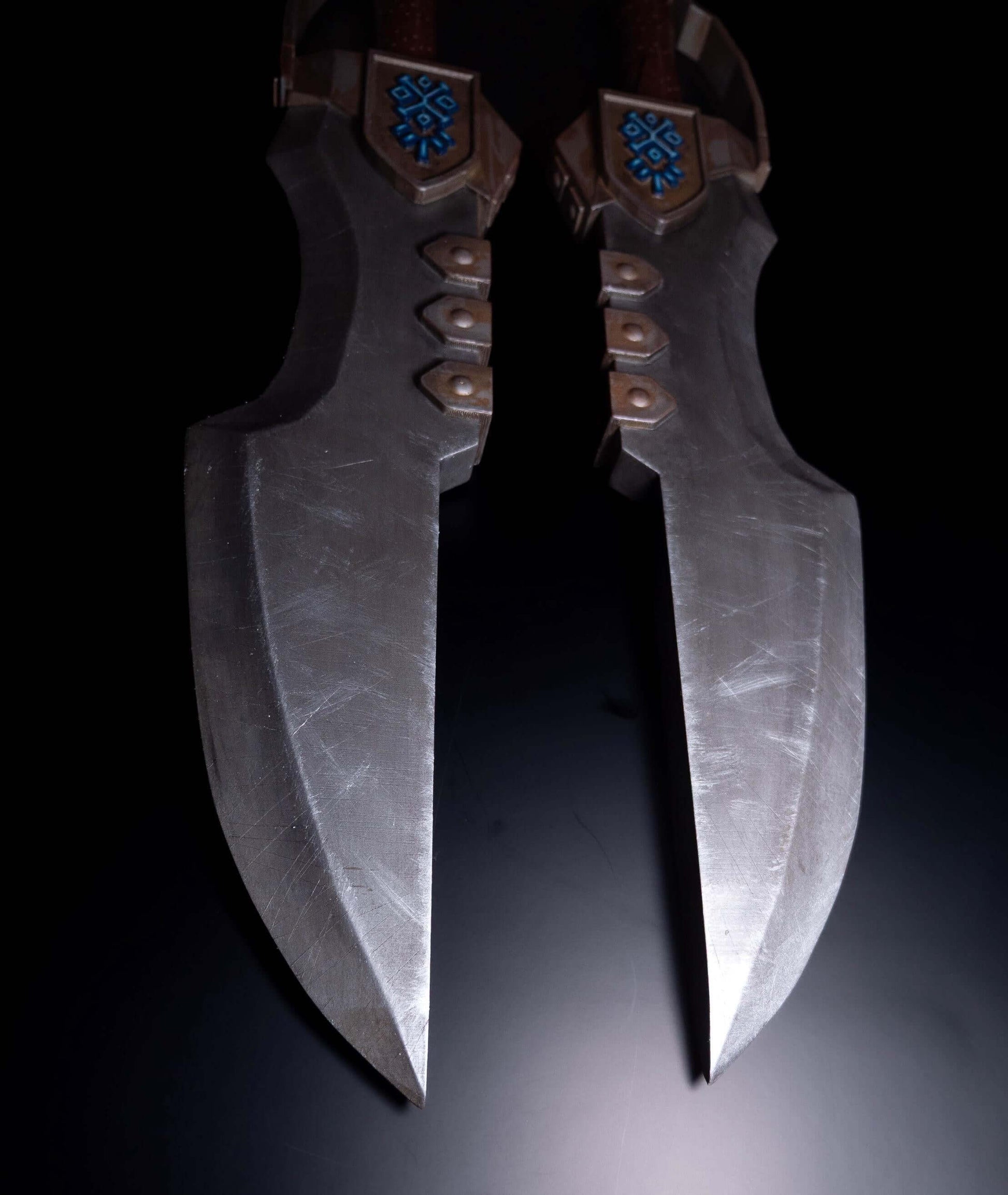 Monster Hunter dual blades, close up blade tip view